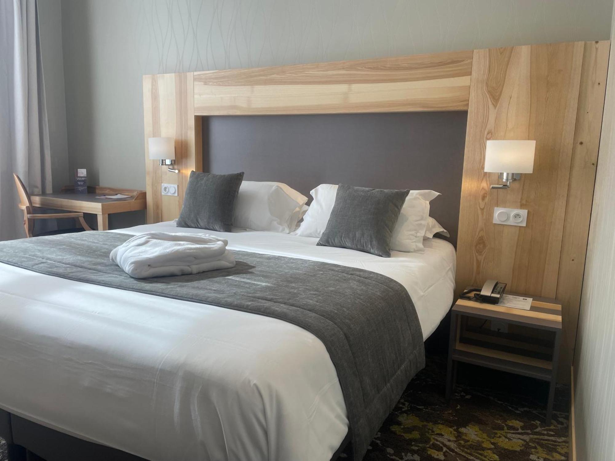 Hotel Le Cercle Cherbourg-en-Cotentin Buitenkant foto