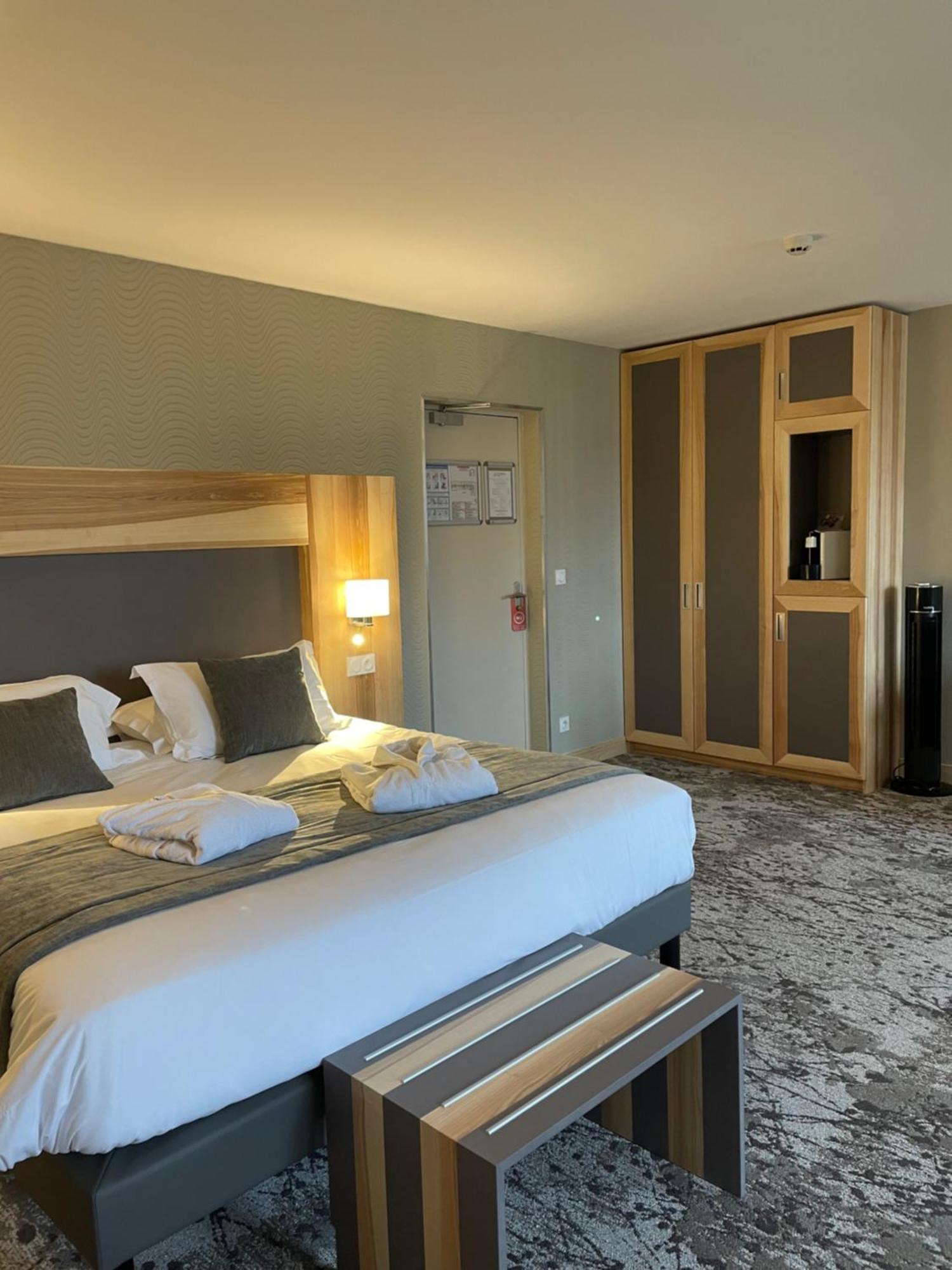 Hotel Le Cercle Cherbourg-en-Cotentin Buitenkant foto